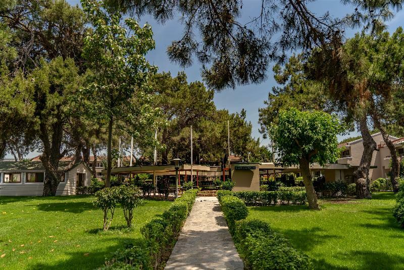 Aska Costa Holiday Club Side Exterior photo